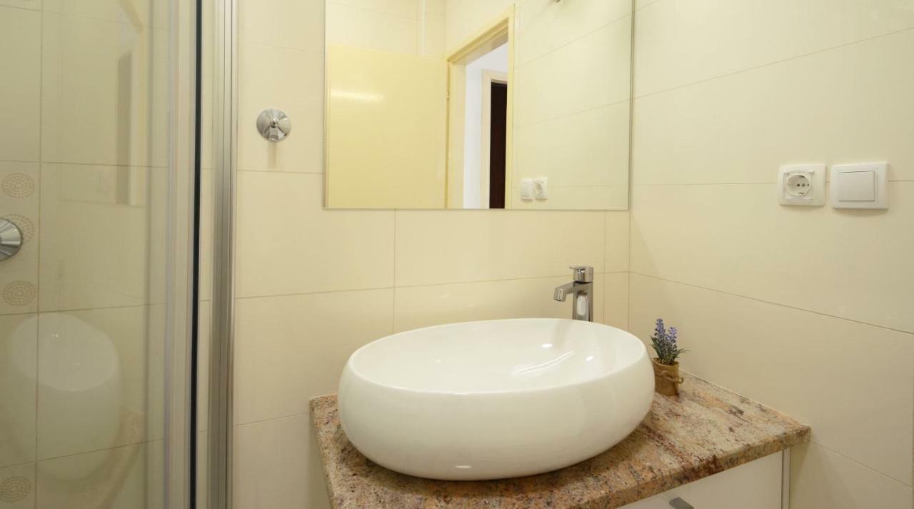 Apartment Jakov Grscica Prizba Eksteriør billede